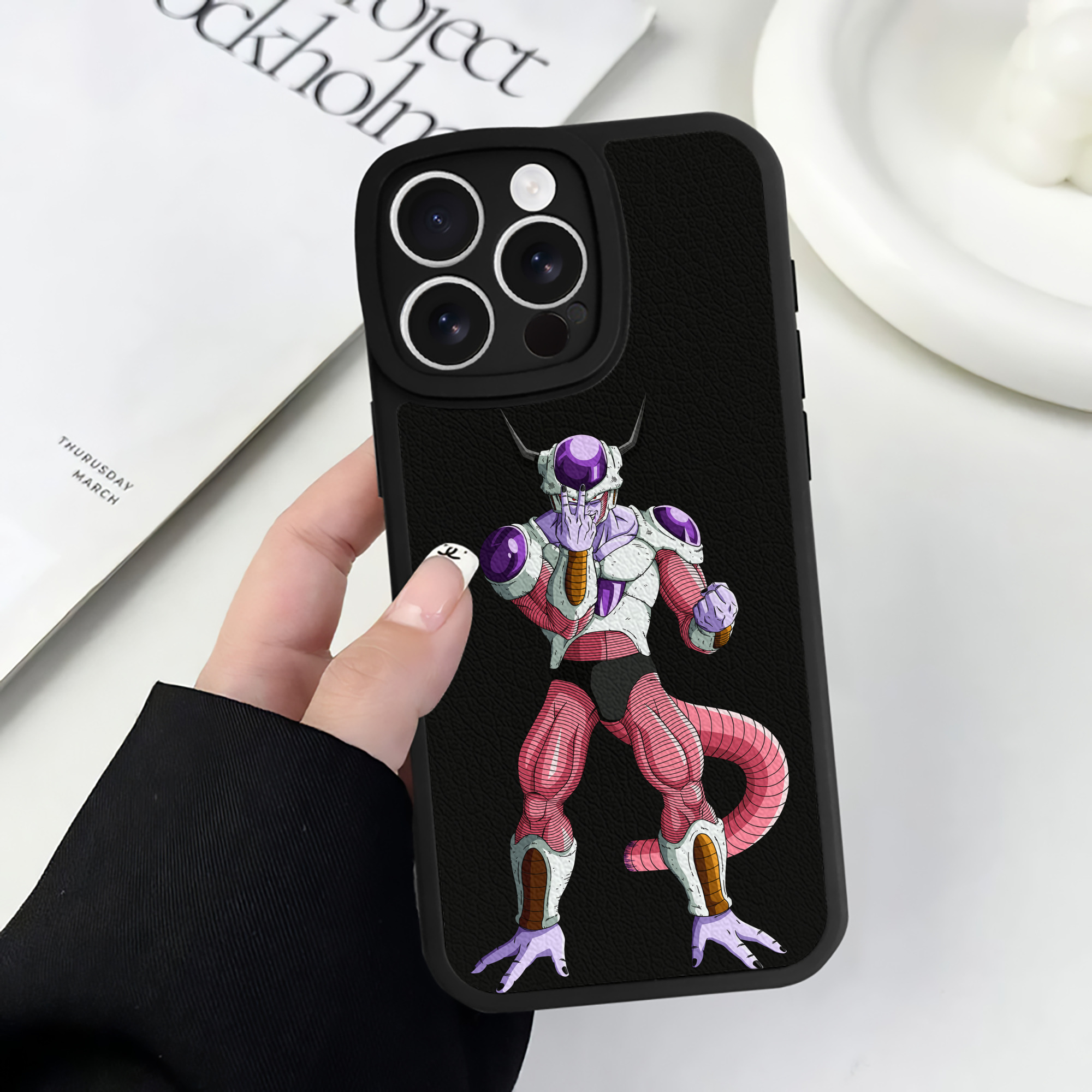 （画像用） ドラゴンボール フリーザ DRAGON BALL Frieza 【iPhone 16シリーズ対応】シリコンスマホケース（レザー調） 材質：シリコン